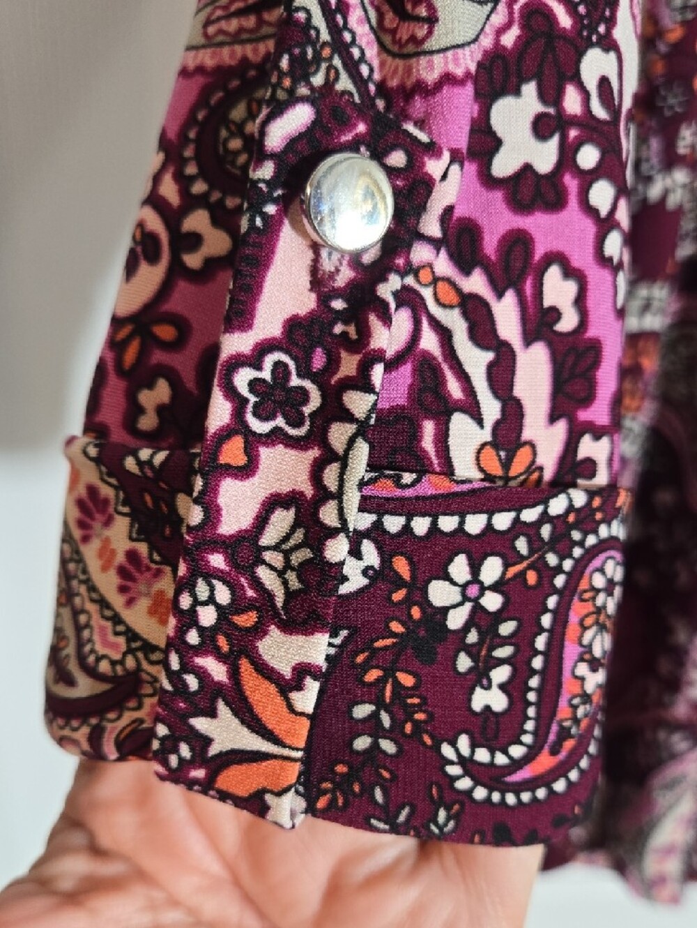 Roz & Ali Paisley Henley Tunic in Berry and Pink Size Medium - Picture 4 of 6